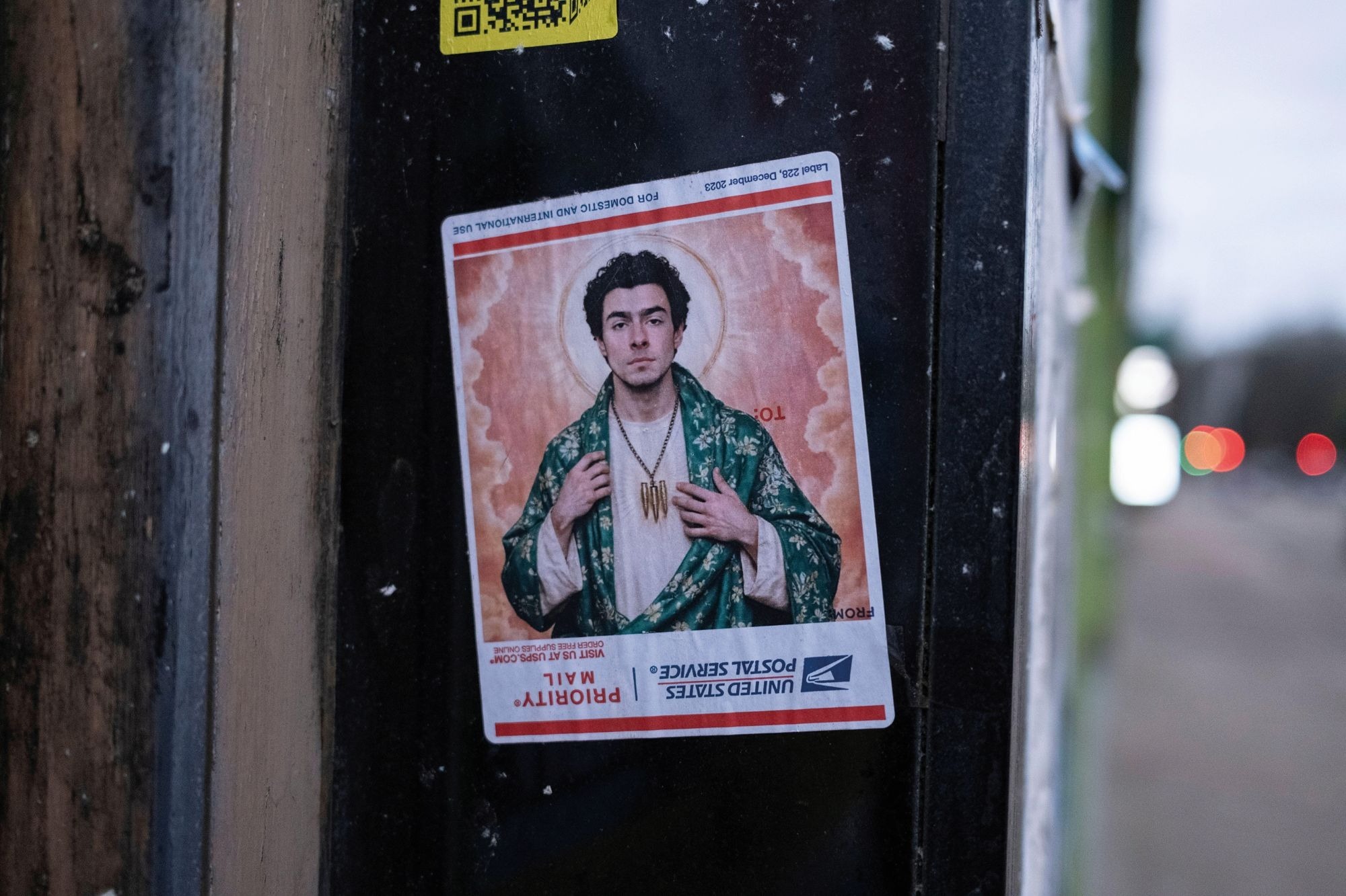 A sticker depicting Luigi Mangione in Glasgow, Scotland, January 2025. Credit: Alamy A sticker depicting Luigi Mangione as a religious figure, seen stuck to a building in Glasgow, Scotland