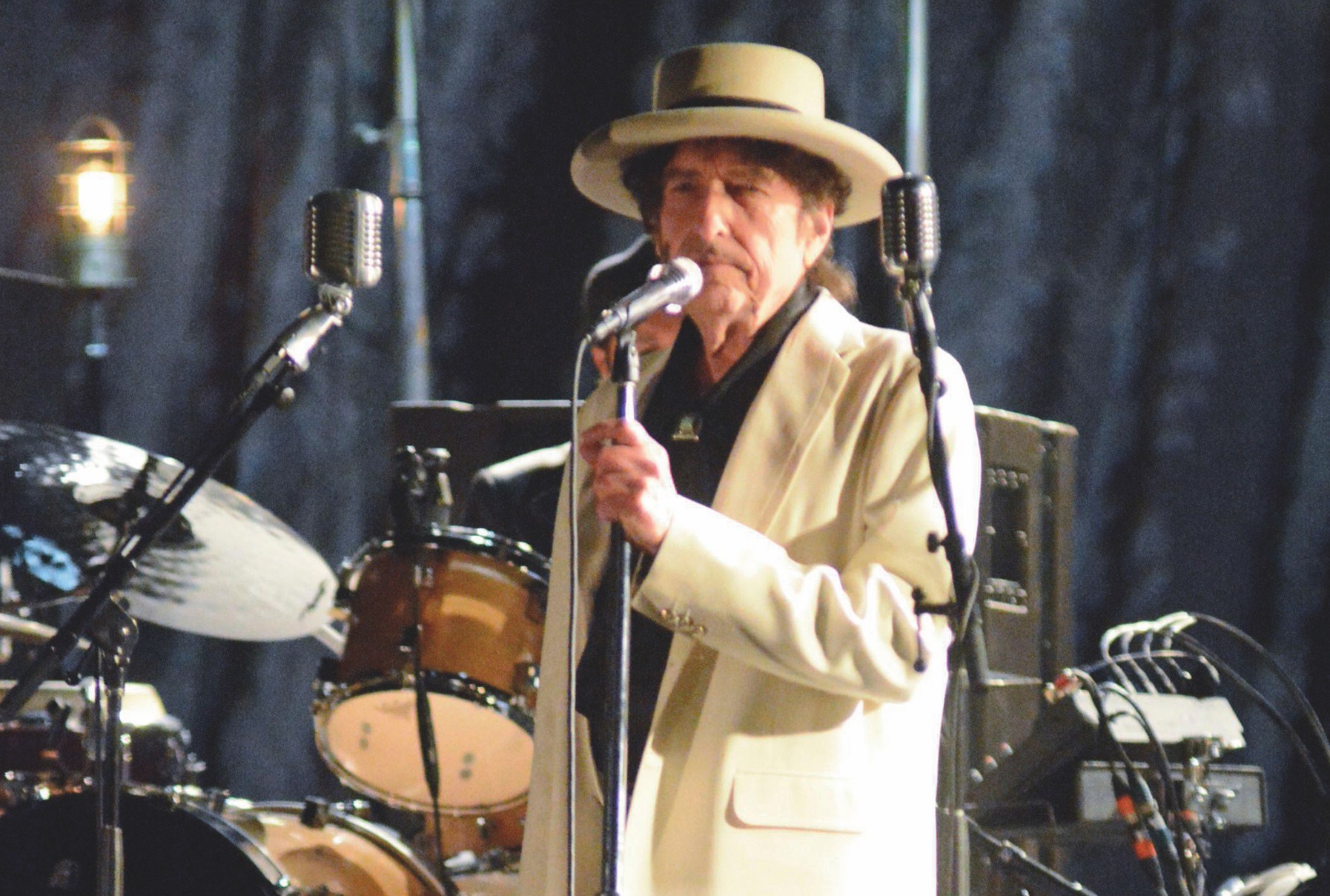 Bob Dylan on his Never Ending Tour Bob Dylan does not intend to age gracefully
