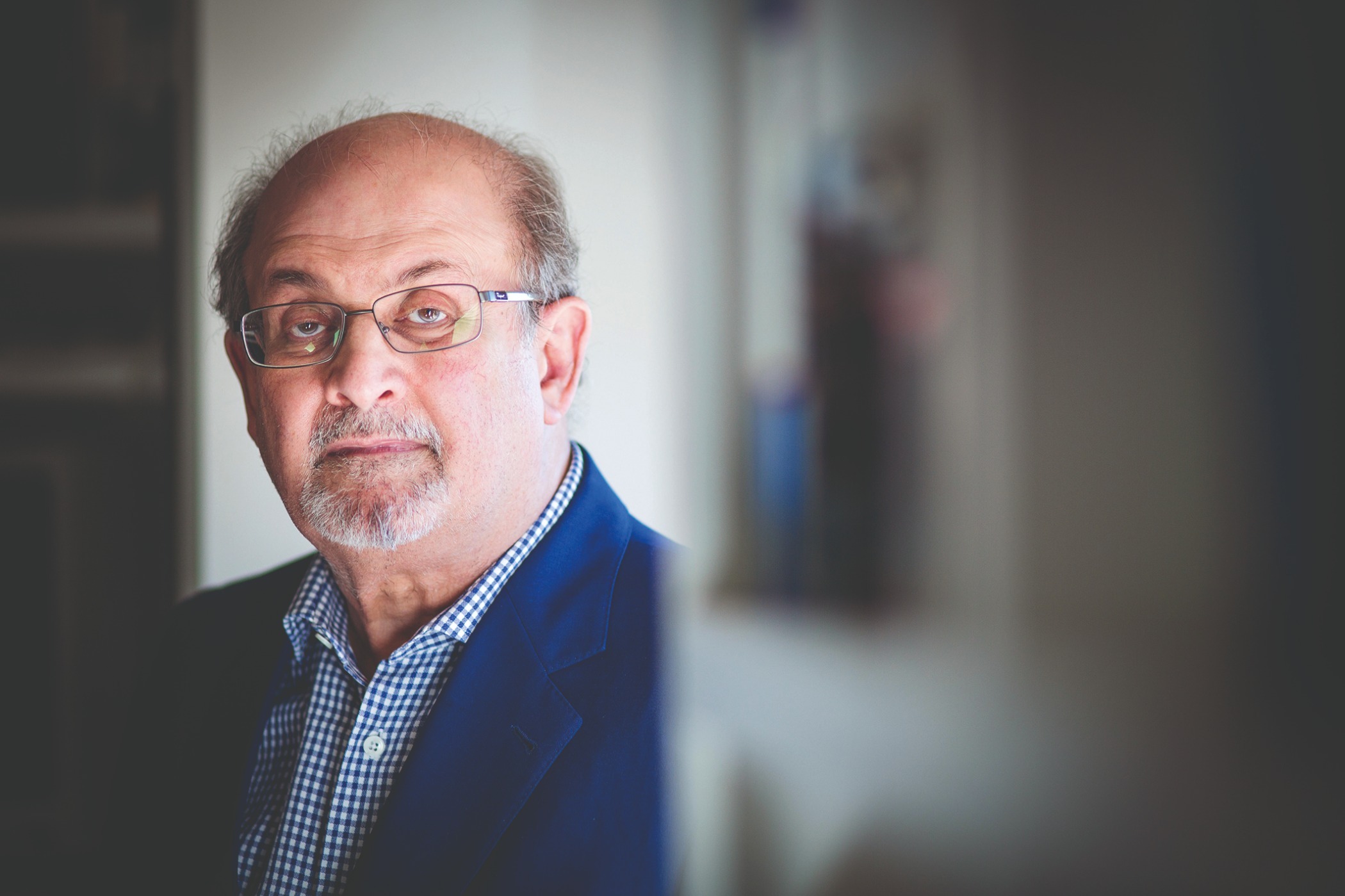 A photo portrait of Salman Rushdie