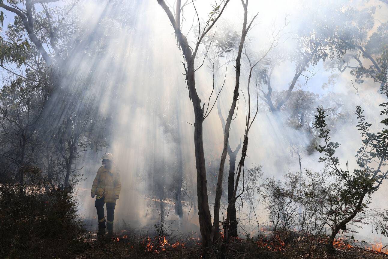 New South Wales firefighters conduct a controlled burn before the bushfire season begins, September 2020 oz